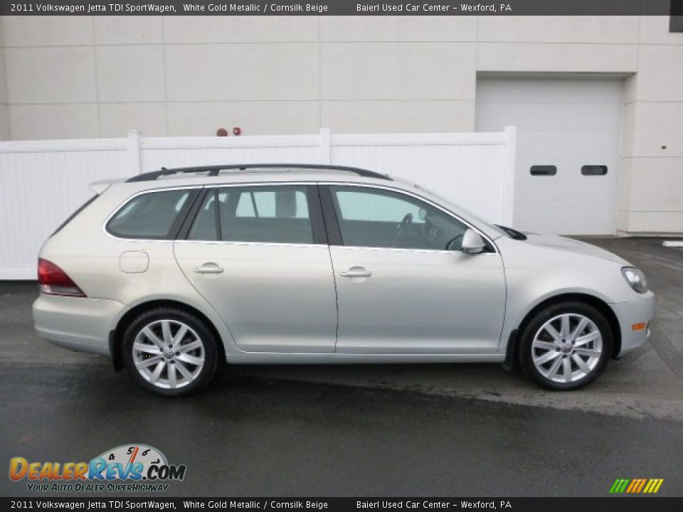 2011 Volkswagen Jetta TDI SportWagen White Gold Metallic / Cornsilk Beige Photo #2