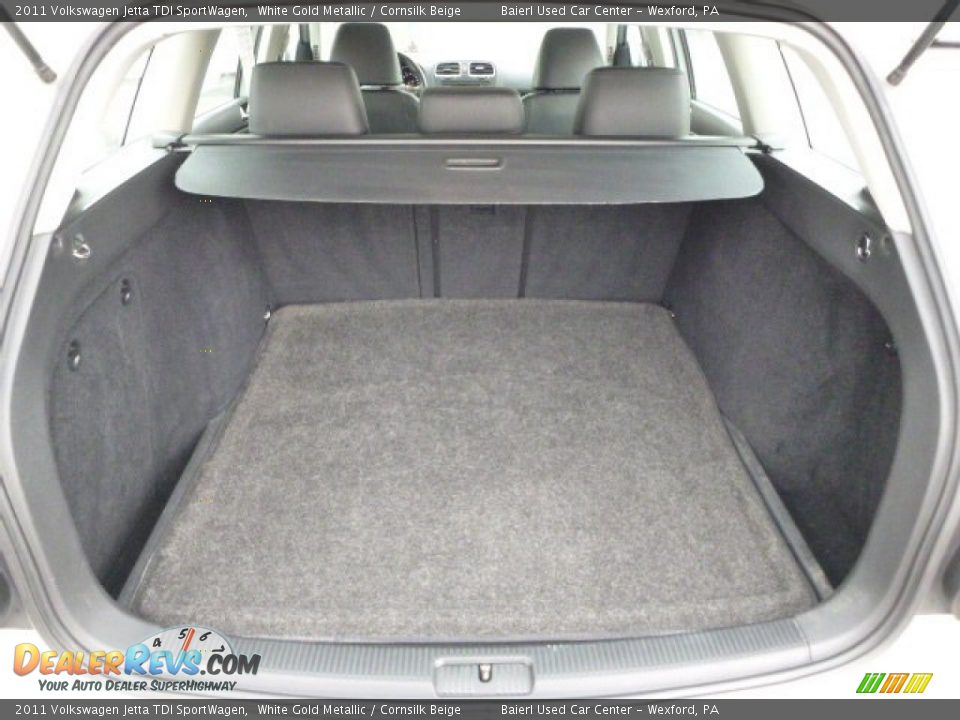 2011 Volkswagen Jetta TDI SportWagen White Gold Metallic / Cornsilk Beige Photo #5