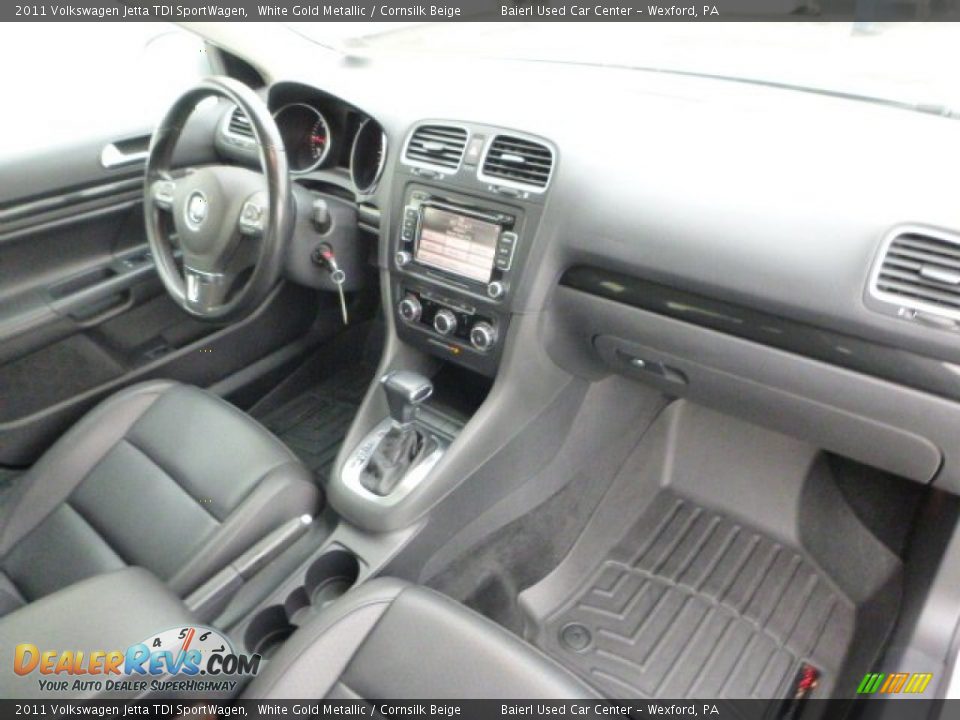 2011 Volkswagen Jetta TDI SportWagen White Gold Metallic / Cornsilk Beige Photo #11