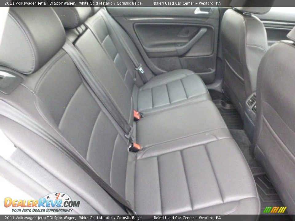2011 Volkswagen Jetta TDI SportWagen White Gold Metallic / Cornsilk Beige Photo #12