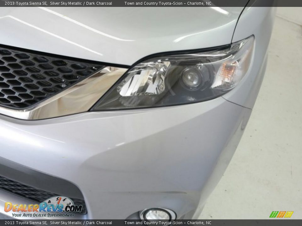 2013 Toyota Sienna SE Silver Sky Metallic / Dark Charcoal Photo #7