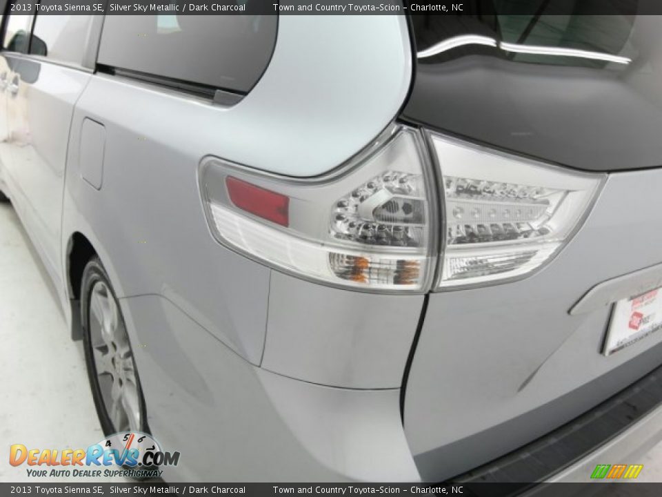 2013 Toyota Sienna SE Silver Sky Metallic / Dark Charcoal Photo #12