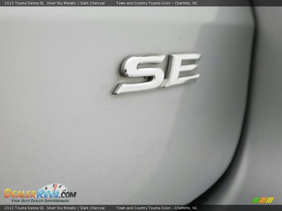 2013 Toyota Sienna SE Silver Sky Metallic / Dark Charcoal Photo #13