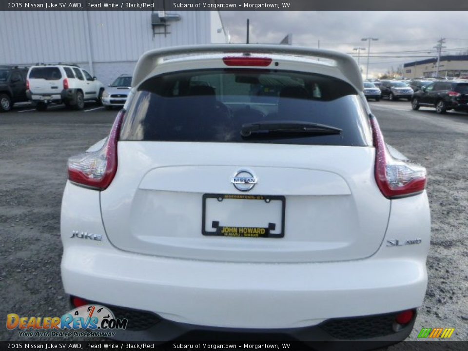 2015 Nissan Juke SV AWD Pearl White / Black/Red Photo #4