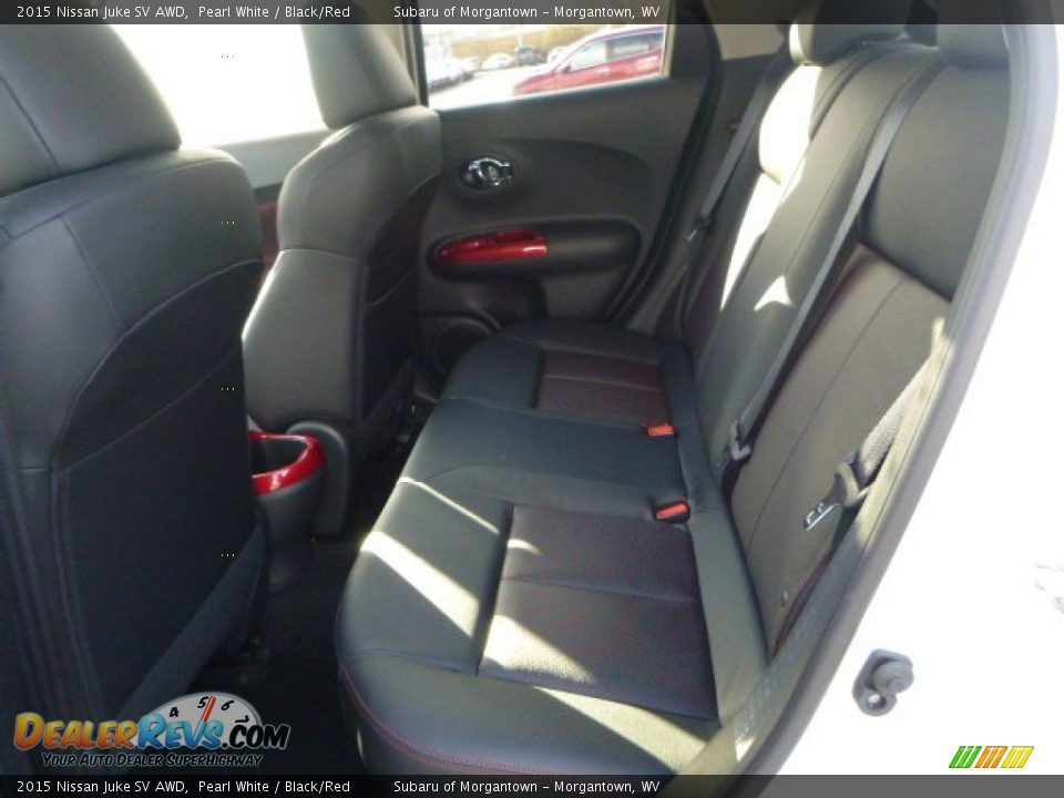 2015 Nissan Juke SV AWD Pearl White / Black/Red Photo #10