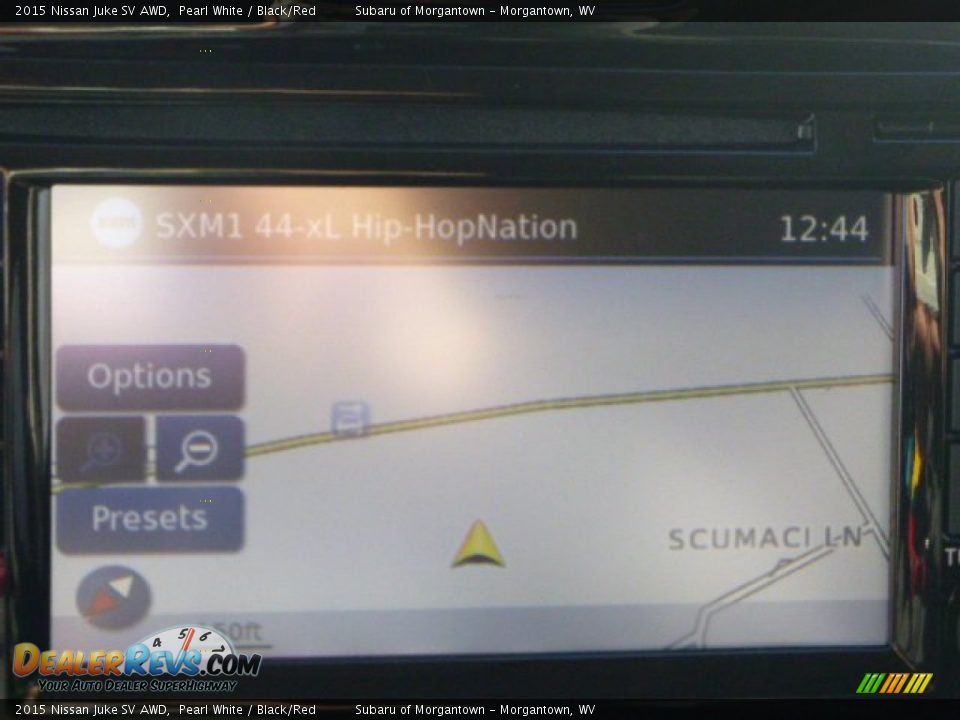 2015 Nissan Juke SV AWD Pearl White / Black/Red Photo #17