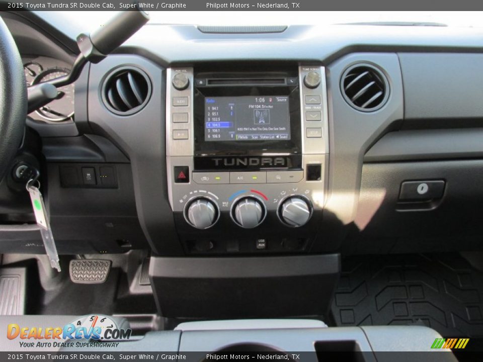 2015 Toyota Tundra SR Double Cab Super White / Graphite Photo #23