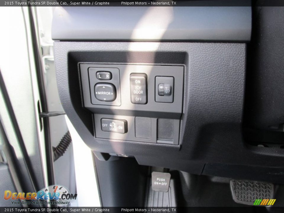 2015 Toyota Tundra SR Double Cab Super White / Graphite Photo #28