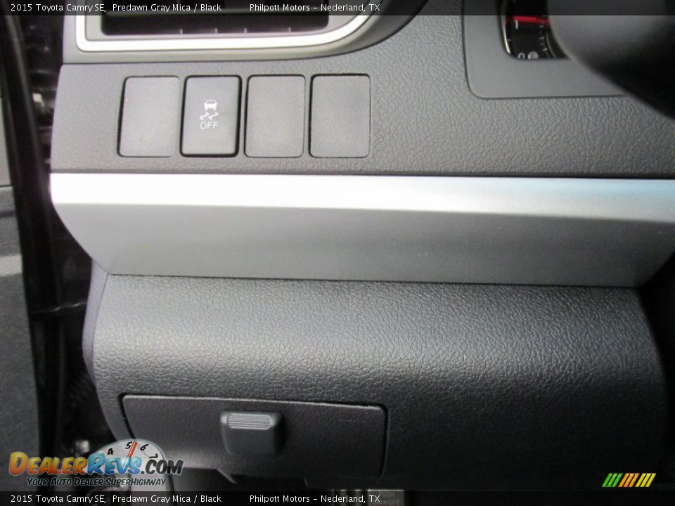 2015 Toyota Camry SE Predawn Gray Mica / Black Photo #33