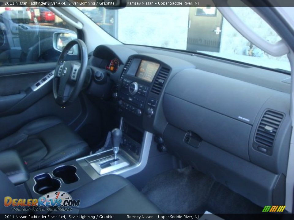 2011 Nissan Pathfinder Silver 4x4 Silver Lightning / Graphite Photo #18