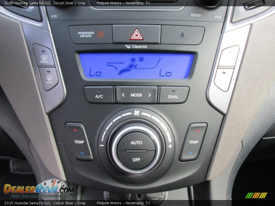 Controls of 2015 Hyundai Santa Fe GLS Photo #31