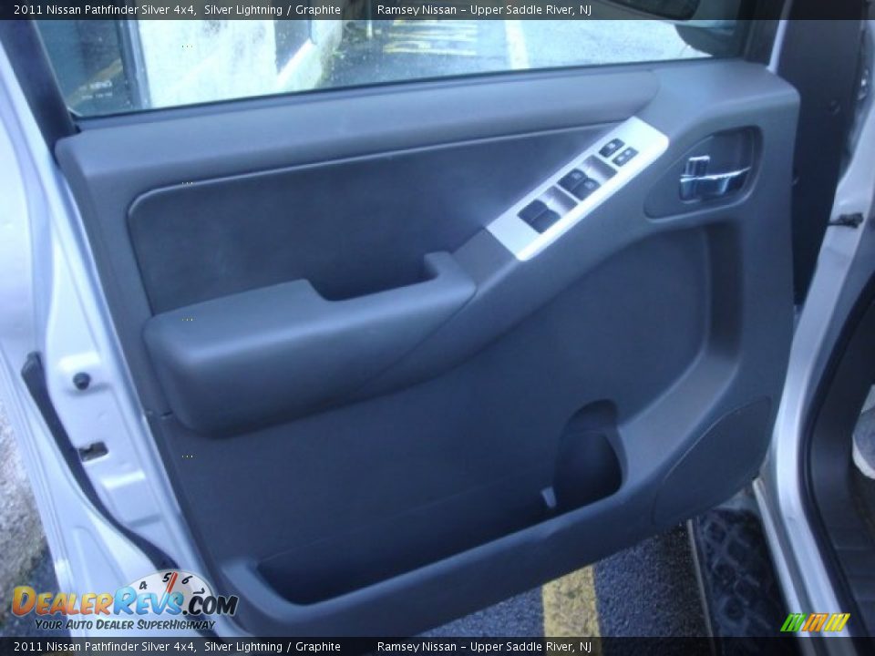 2011 Nissan Pathfinder Silver 4x4 Silver Lightning / Graphite Photo #23
