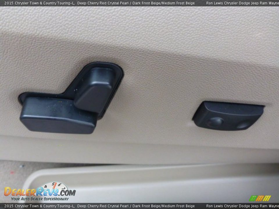 2015 Chrysler Town & Country Touring-L Deep Cherry Red Crystal Pearl / Dark Frost Beige/Medium Frost Beige Photo #16