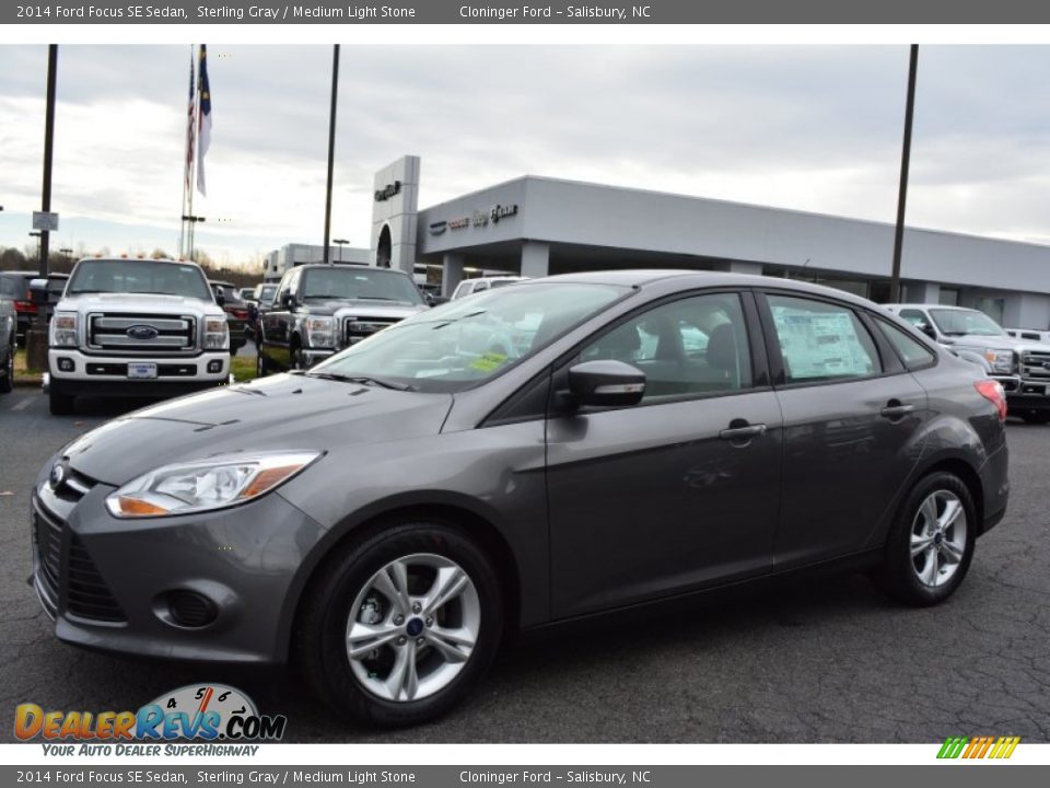 2014 Ford Focus SE Sedan Sterling Gray / Medium Light Stone Photo #3