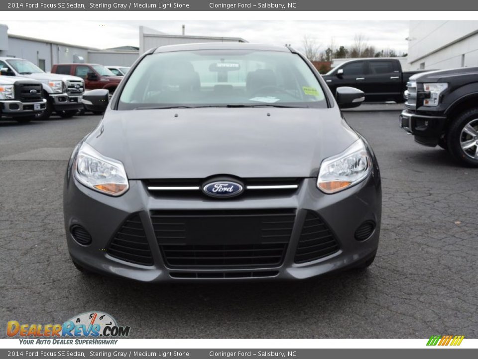 2014 Ford Focus SE Sedan Sterling Gray / Medium Light Stone Photo #4