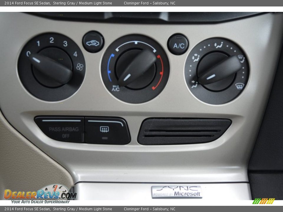 2014 Ford Focus SE Sedan Sterling Gray / Medium Light Stone Photo #14