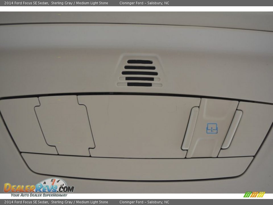 2014 Ford Focus SE Sedan Sterling Gray / Medium Light Stone Photo #16