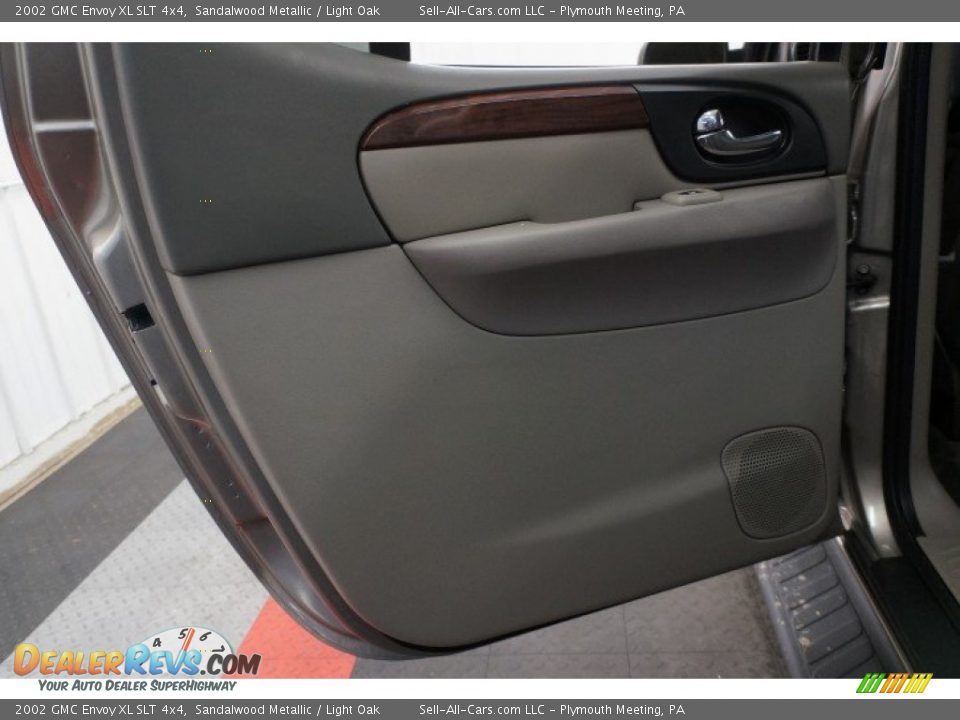 2002 GMC Envoy XL SLT 4x4 Sandalwood Metallic / Light Oak Photo #15
