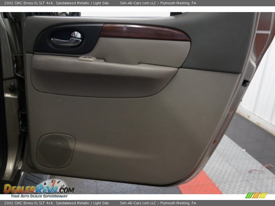 2002 GMC Envoy XL SLT 4x4 Sandalwood Metallic / Light Oak Photo #16