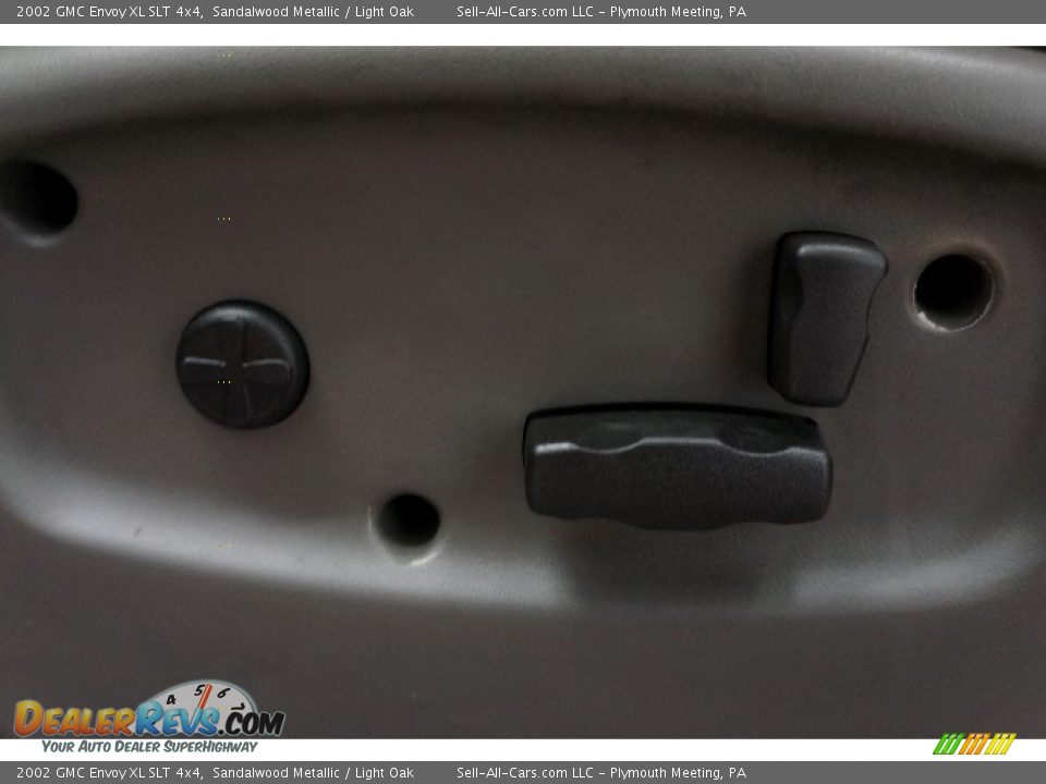 2002 GMC Envoy XL SLT 4x4 Sandalwood Metallic / Light Oak Photo #19