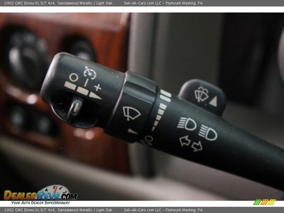 2002 GMC Envoy XL SLT 4x4 Sandalwood Metallic / Light Oak Photo #29