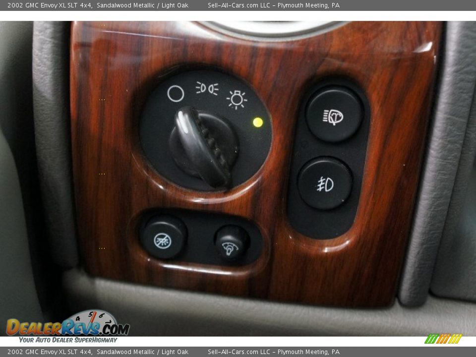 2002 GMC Envoy XL SLT 4x4 Sandalwood Metallic / Light Oak Photo #30