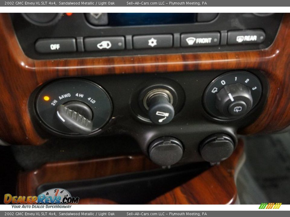 2002 GMC Envoy XL SLT 4x4 Sandalwood Metallic / Light Oak Photo #34