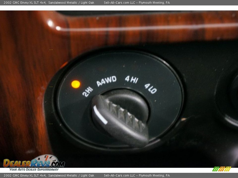 2002 GMC Envoy XL SLT 4x4 Sandalwood Metallic / Light Oak Photo #35