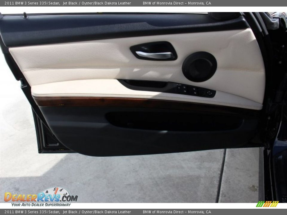 2011 BMW 3 Series 335i Sedan Jet Black / Oyster/Black Dakota Leather Photo #16