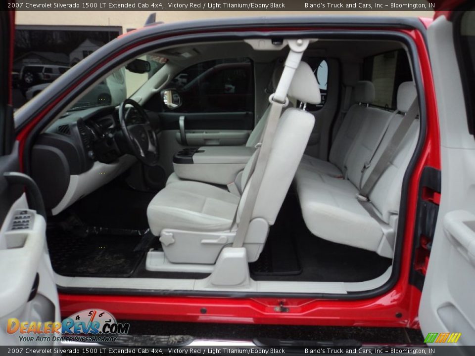 Light Titanium/Ebony Black Interior - 2007 Chevrolet Silverado 1500 LT Extended Cab 4x4 Photo #5