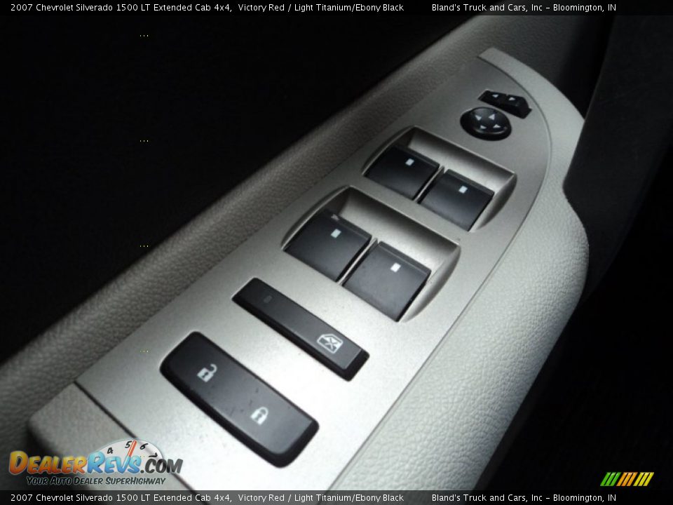 2007 Chevrolet Silverado 1500 LT Extended Cab 4x4 Victory Red / Light Titanium/Ebony Black Photo #11