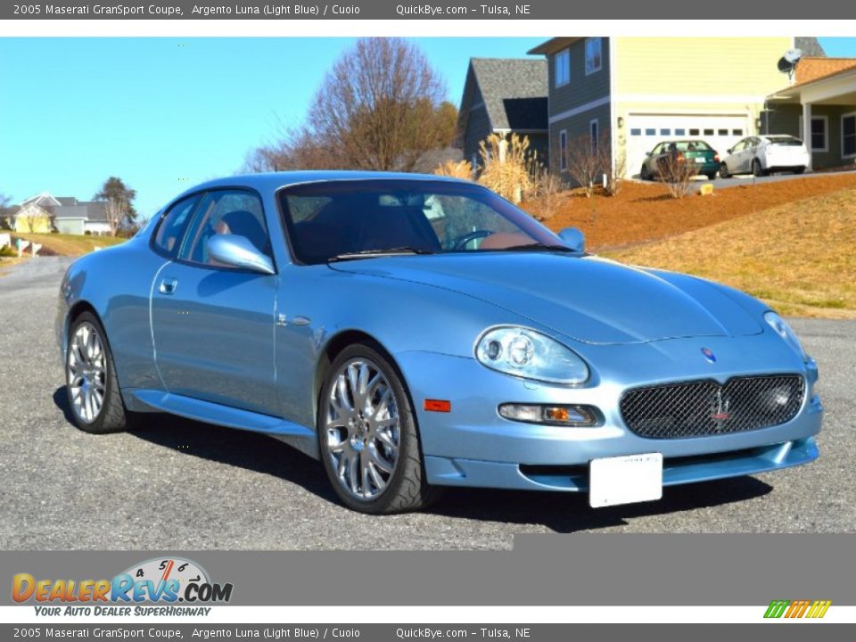 Front 3/4 View of 2005 Maserati GranSport Coupe Photo #2