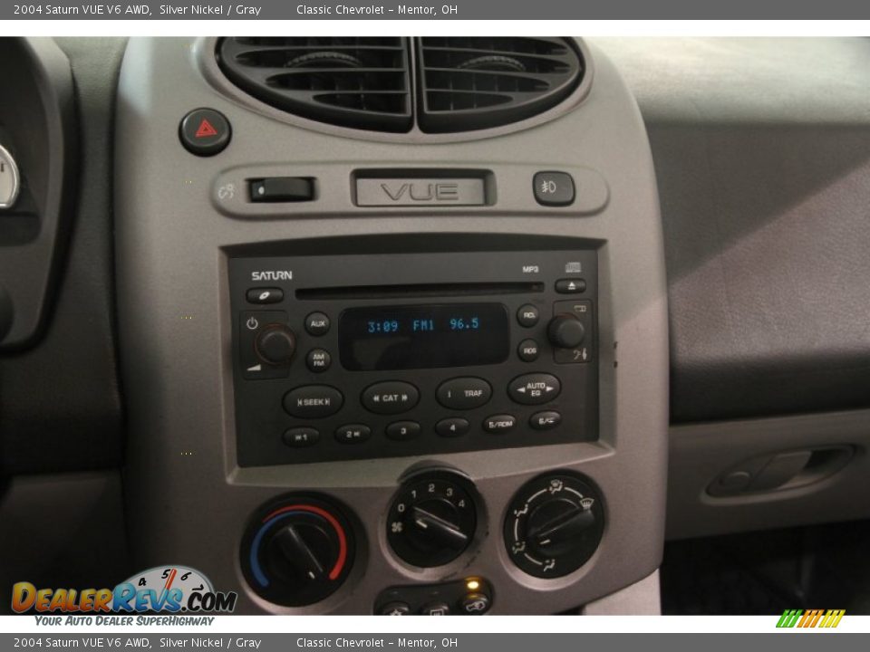 2004 Saturn VUE V6 AWD Silver Nickel / Gray Photo #7