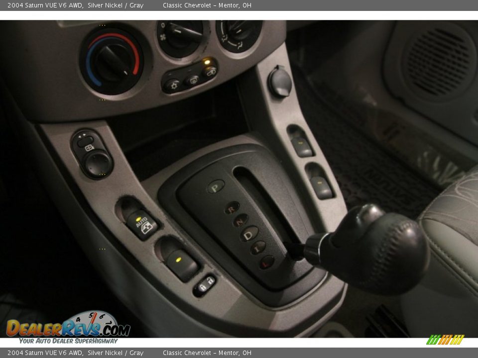 2004 Saturn VUE V6 AWD Silver Nickel / Gray Photo #8