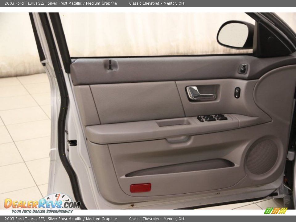 2003 Ford Taurus SES Silver Frost Metallic / Medium Graphite Photo #4