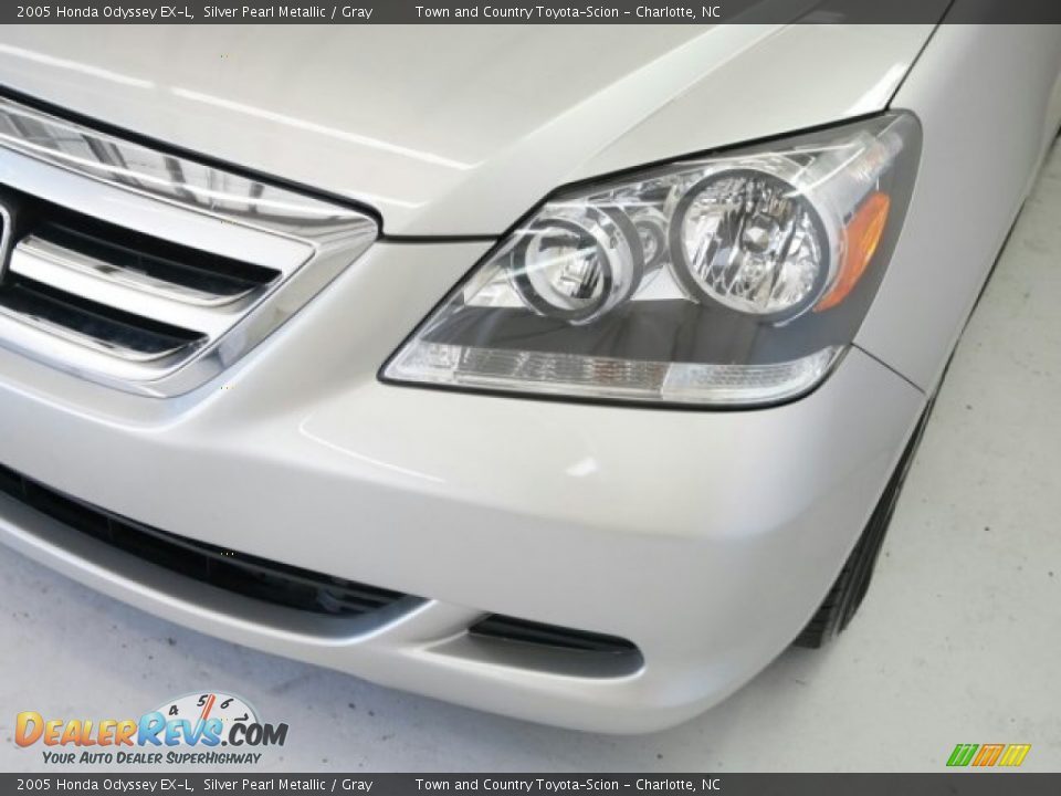 2005 Honda Odyssey EX-L Silver Pearl Metallic / Gray Photo #7