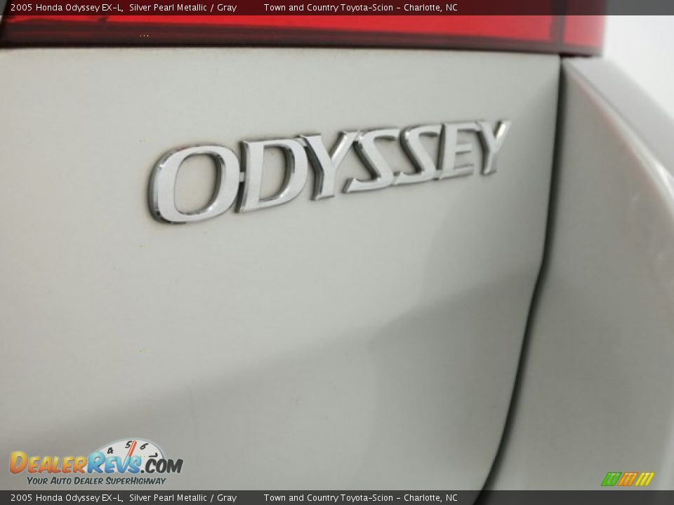 2005 Honda Odyssey EX-L Silver Pearl Metallic / Gray Photo #13