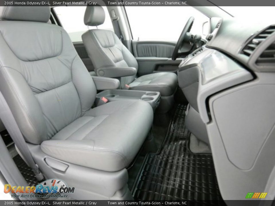 2005 Honda Odyssey EX-L Silver Pearl Metallic / Gray Photo #26