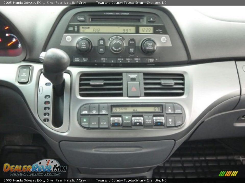 2005 Honda Odyssey EX-L Silver Pearl Metallic / Gray Photo #33