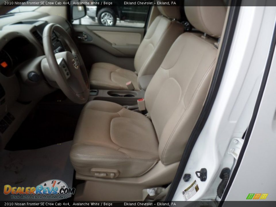 Front Seat of 2010 Nissan Frontier SE Crew Cab 4x4 Photo #31