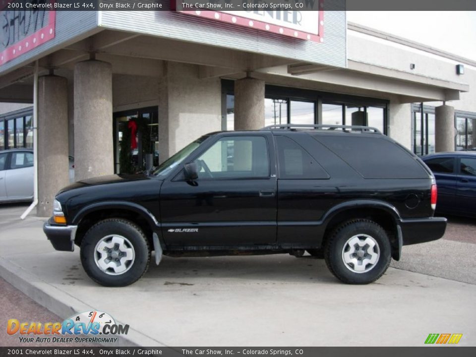 2001 Chevrolet Blazer LS 4x4 Onyx Black / Graphite Photo #2