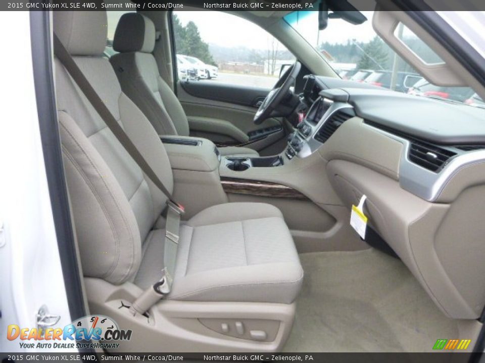 Front Seat of 2015 GMC Yukon XL SLE 4WD Photo #10
