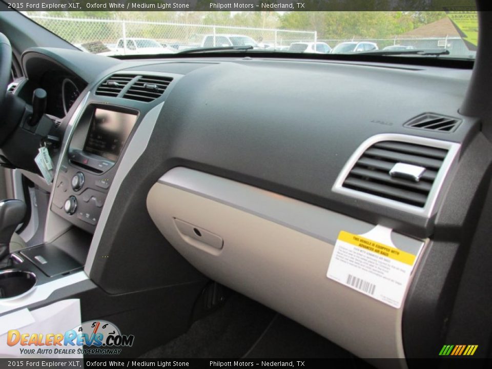 2015 Ford Explorer XLT Oxford White / Medium Light Stone Photo #17