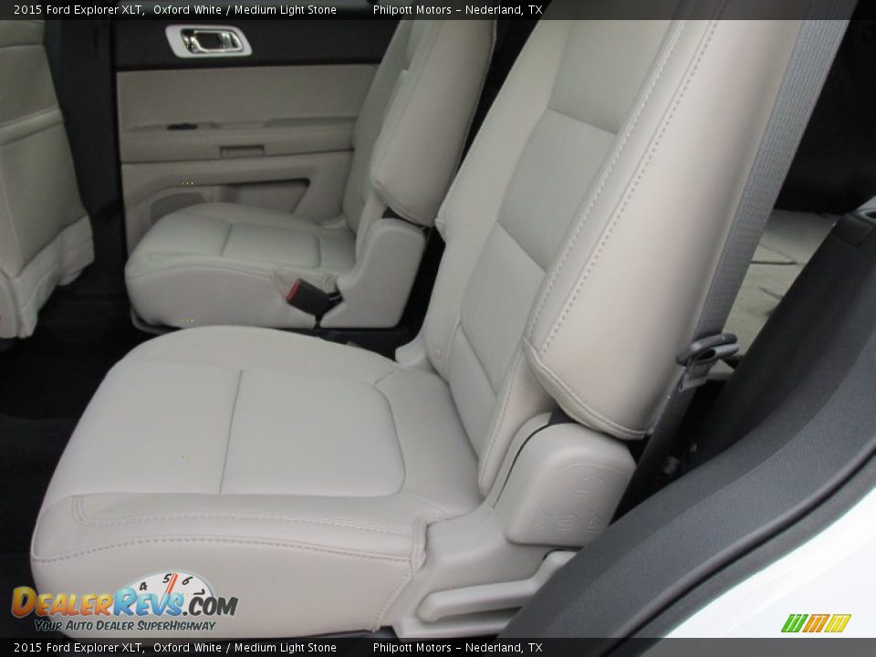 2015 Ford Explorer XLT Oxford White / Medium Light Stone Photo #22