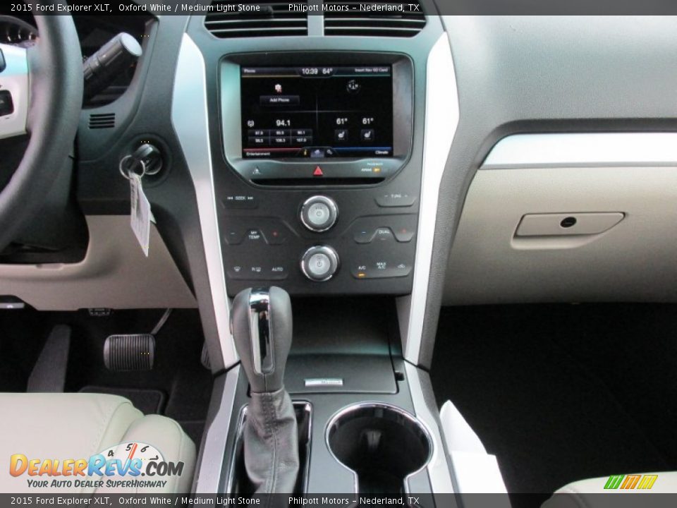 2015 Ford Explorer XLT Oxford White / Medium Light Stone Photo #28