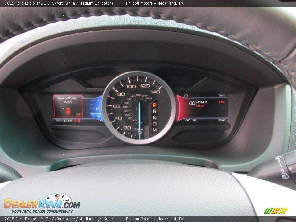 2015 Ford Explorer XLT Oxford White / Medium Light Stone Photo #33