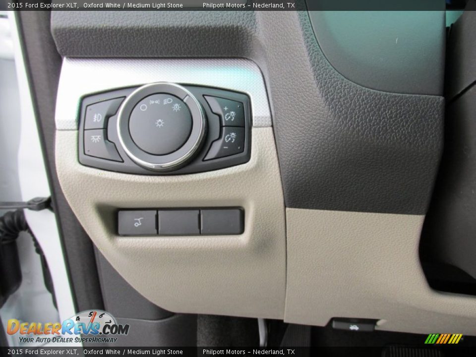 2015 Ford Explorer XLT Oxford White / Medium Light Stone Photo #34
