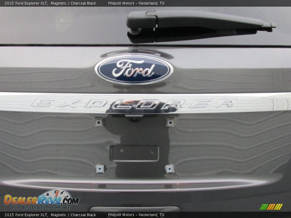 2015 Ford Explorer XLT Magnetic / Charcoal Black Photo #14
