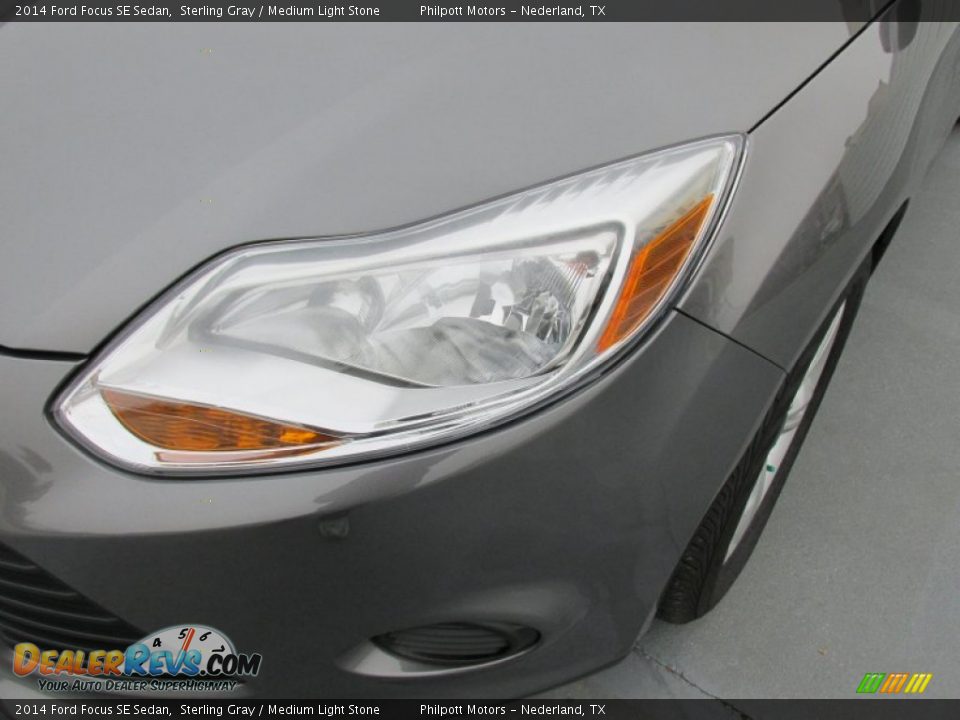 2014 Ford Focus SE Sedan Sterling Gray / Medium Light Stone Photo #9