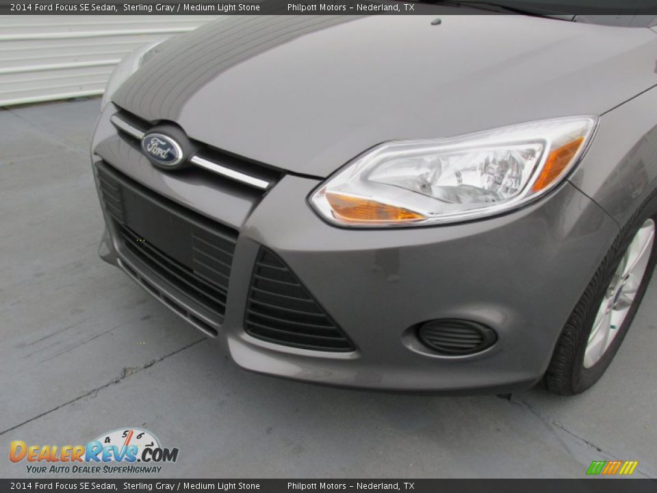2014 Ford Focus SE Sedan Sterling Gray / Medium Light Stone Photo #10